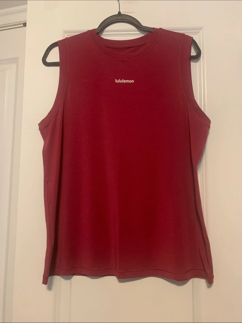 lululemon athletica Magenta Smoke muscle tank  Sz 8, Good Condition